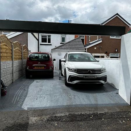 Clare Street - 3 Bedroom House With Private Parking Merthyr Tydfil Eksteriør bilde