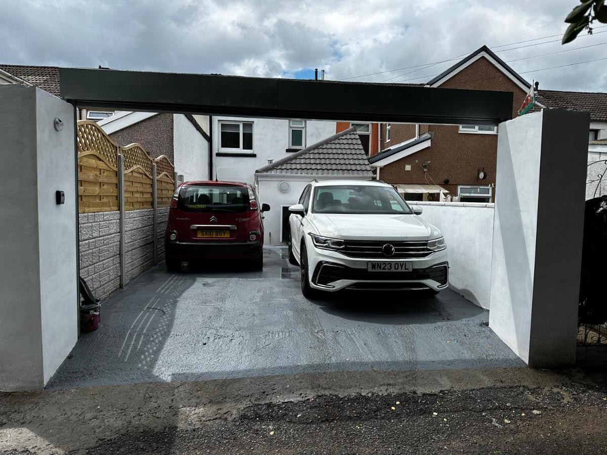 Clare Street - 3 Bedroom House With Private Parking Merthyr Tydfil Eksteriør bilde